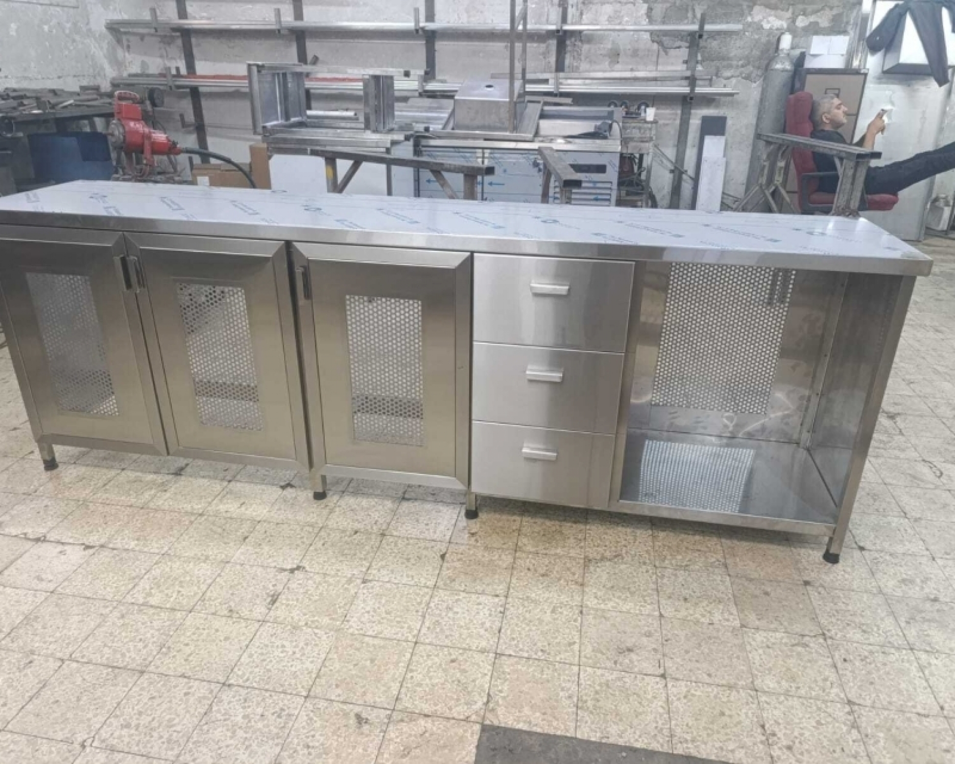דלפק עבודה ואחסון מנירוסטה, גרסת תמונה של מובייל